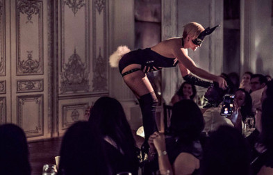 美しすぎるバーレスク。エロスの世界へ